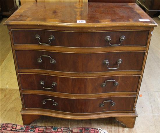 1920s serpentine chest of drawers(-)